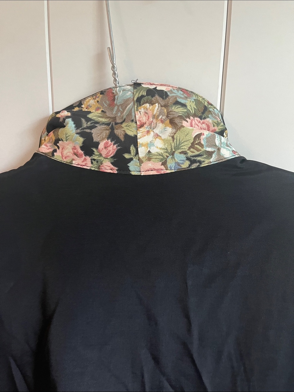 1990’s Vintage Black Blazer with Floral Front Panels - Picture 9 of 12
